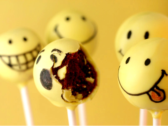 smiley_cake_pop588x441
